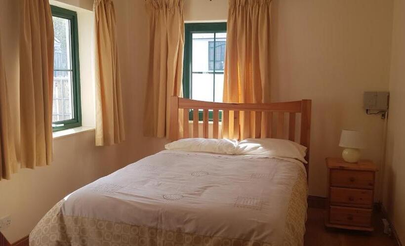 Standard room with outdoor bath, Brú Na Dromoda/dromid Hostel