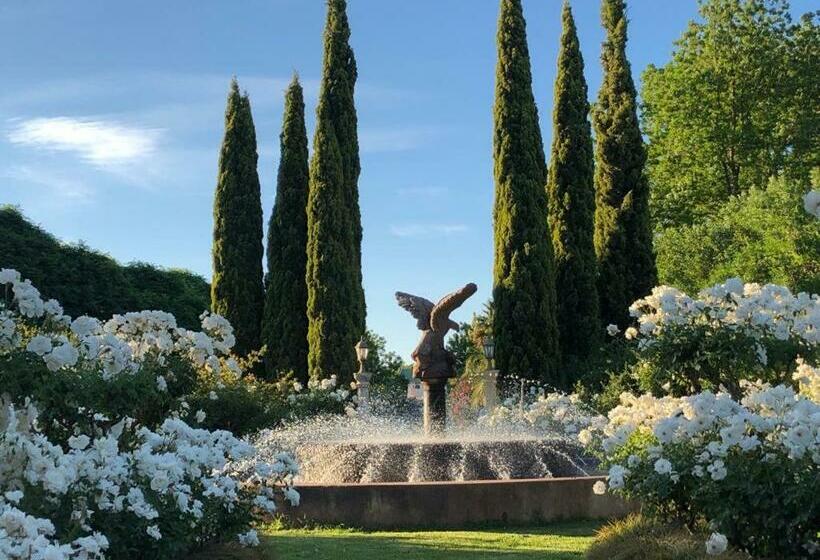 جناح, Sanctuary Guest & Adventure Farm