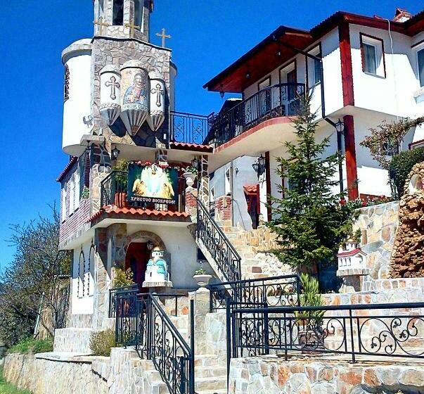 חדר סטנדרט לשלושה, Kashtata S Paraklisa