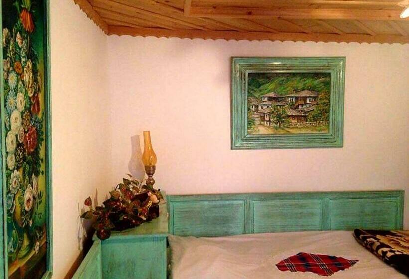 חדר סטנדרט לשלושה, Kashtata S Paraklisa