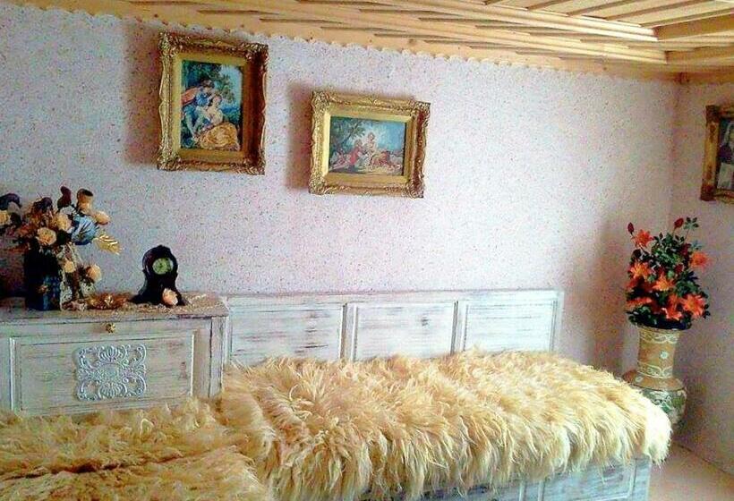 חדר סטנדרט לשלושה, Kashtata S Paraklisa