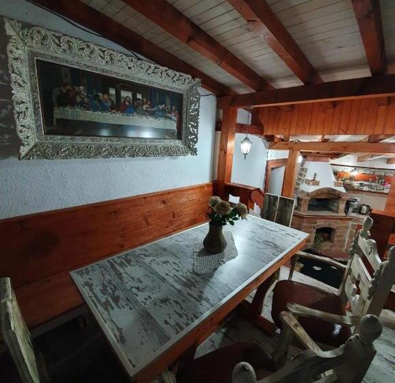 סטודיו דלוקס, Kashtata S Paraklisa