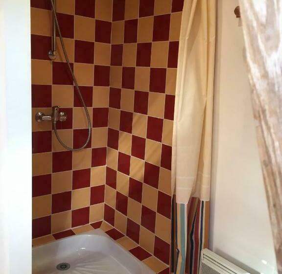 ベーシックルーム, Les Caves