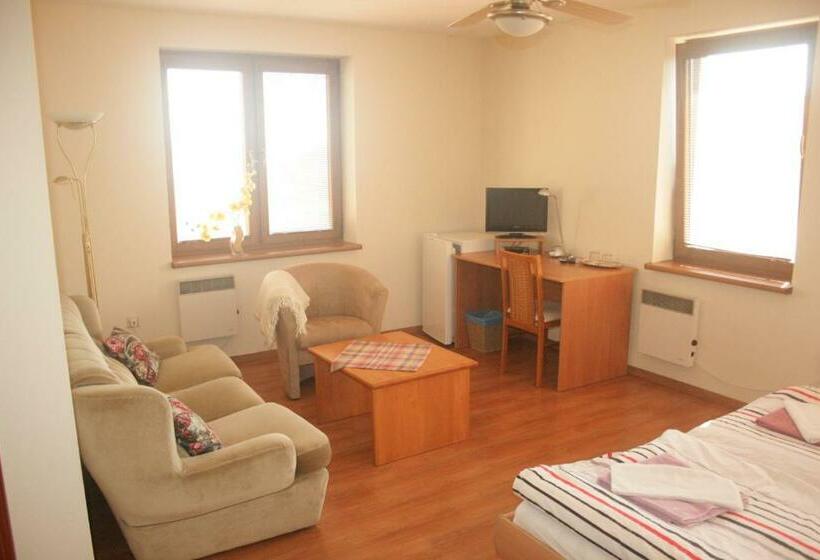 سوییت با چشم‌انداز باغ, Penzión Villa Agnes