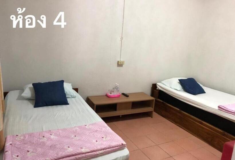 Hegyre Néző Standard Szoba, Pimpa House พิมพาเฮาส์