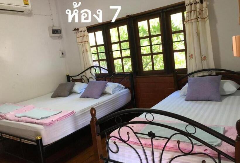 Háromágyas Standard Szoba, Pimpa House พิมพาเฮาส์