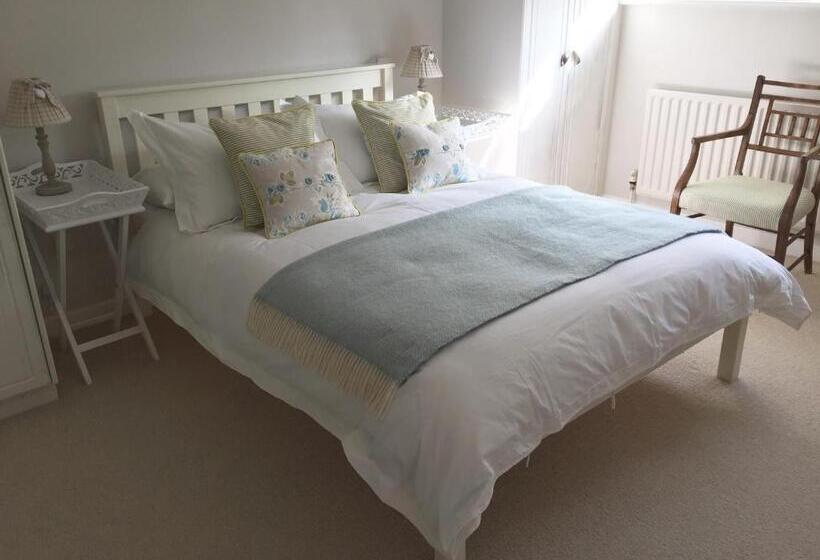 Номер Стандарт, Stapehill Lodge B&b