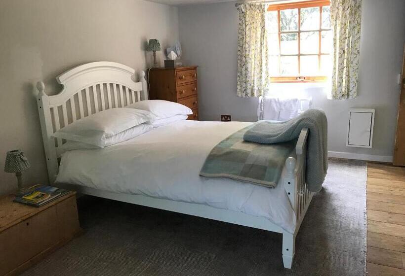 إستوديو قياسى, Stapehill Lodge B&b