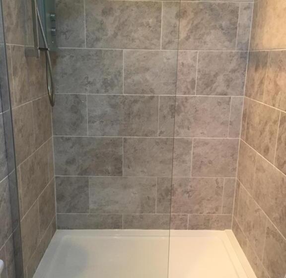 Студия Стандарт, Stapehill Lodge B&b
