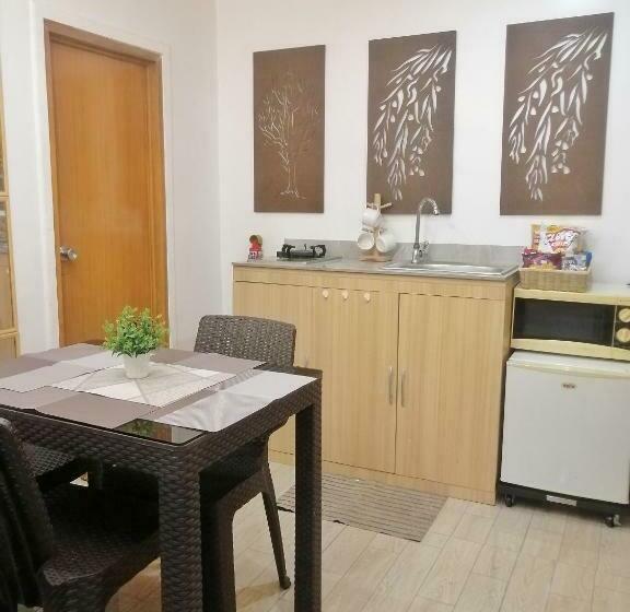 חדר אקזקיוטיב לשלושה, Vg Pension And Residences