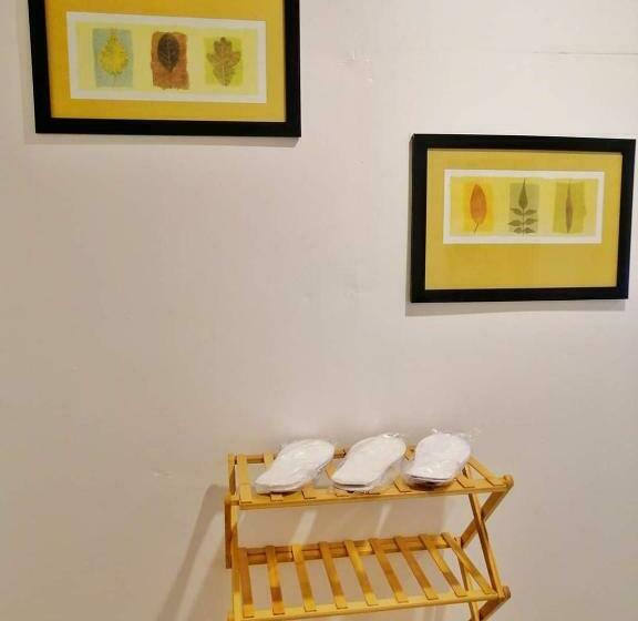 חדר אקזקיוטיב לשלושה, Vg Pension And Residences