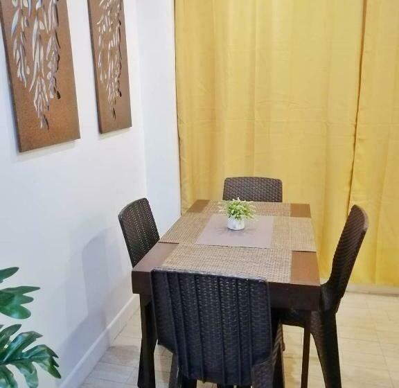 חדר אקזקיוטיב לשלושה, Vg Pension And Residences