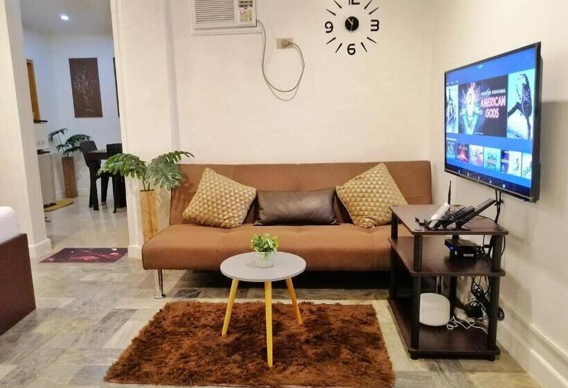 חדר אקזקיוטיב לשלושה, Vg Pension And Residences