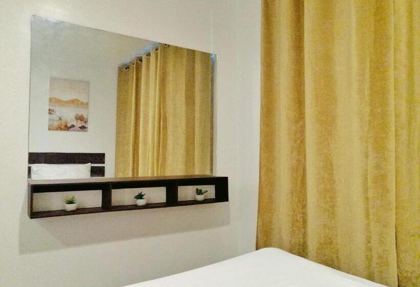 חדר אקזקיוטיב לשלושה, Vg Pension And Residences