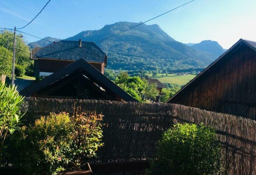 غرفة قياسية رباعية, Au Refuge De Blanche
