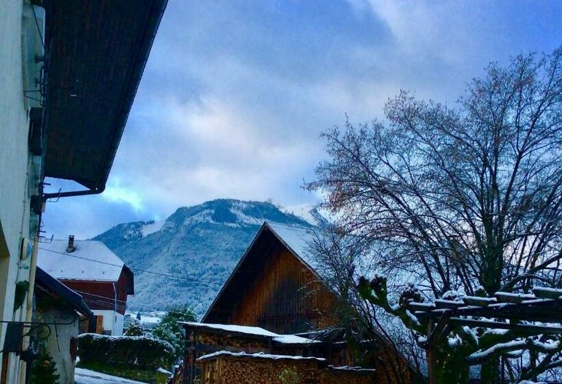 غرفة قياسية رباعية, Au Refuge De Blanche