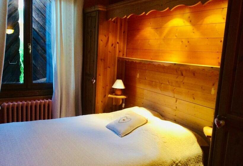 غرفة قياسية مطلة على الجبل, Au Refuge De Blanche