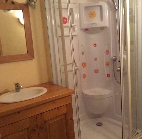 غرفة قياسية مطلة على الجبل, Au Refuge De Blanche