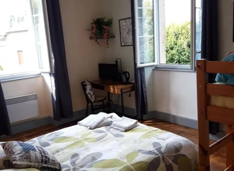 Standard Neljän Hengen Huone, Chambres D Hôtes Condat