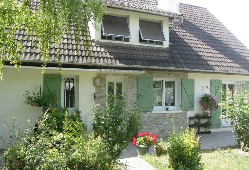 スタンダードトリプルルーム, Chambres D Hôtes Des Bruyères