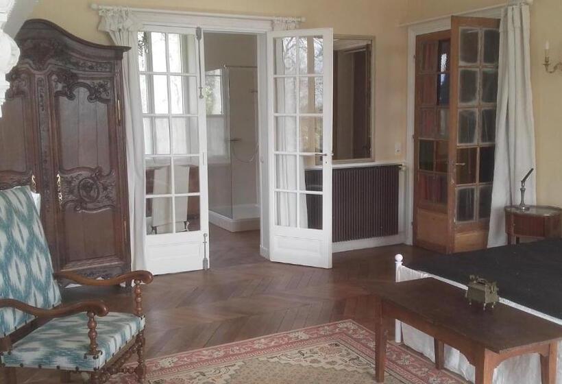 סוויטה עם נוף לנהר, Grand Varennes