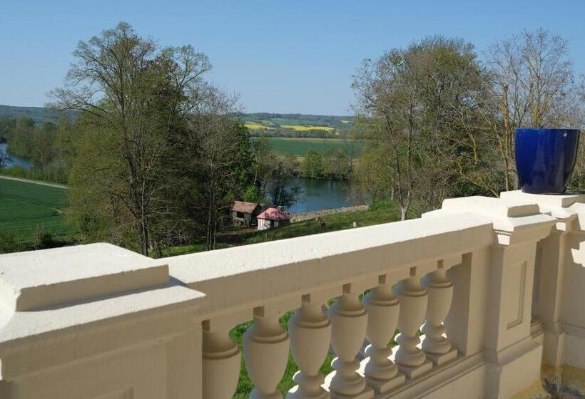 סוויטה עם נוף לנהר, Grand Varennes