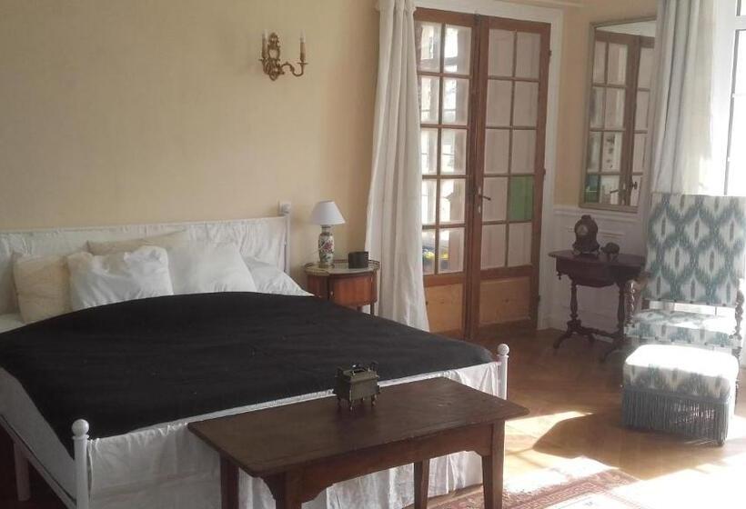 סוויטה עם נוף לנהר, Grand Varennes