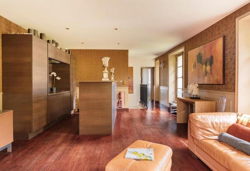 带1个卧室的豪华别墅, Le Chateau D Hardricourt