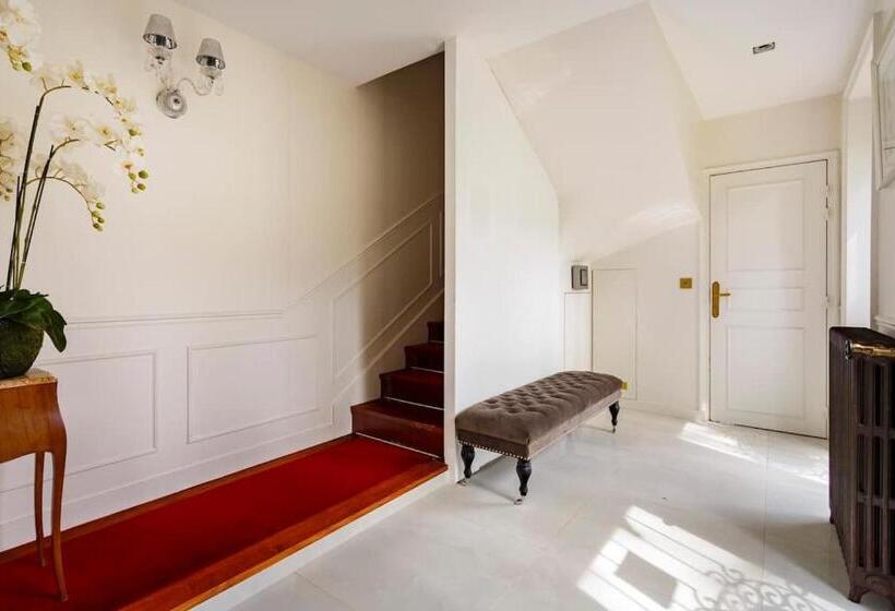 带1个卧室的豪华别墅, Le Chateau D Hardricourt