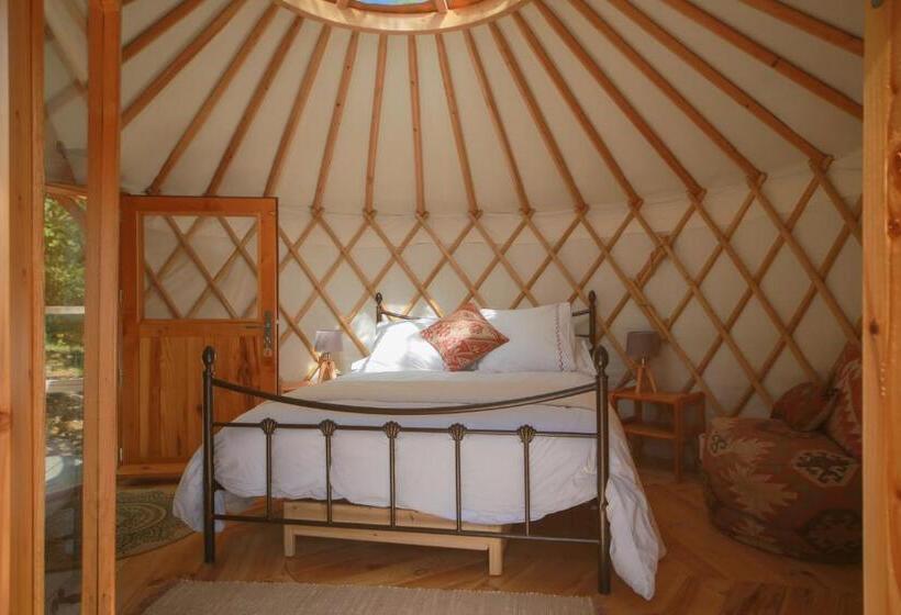 غرفة قياسية مزوَّدة بجاكوزي, Les Yourtes De Provence