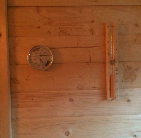 جناح مطلّ علي الجبل, Villa Charlene