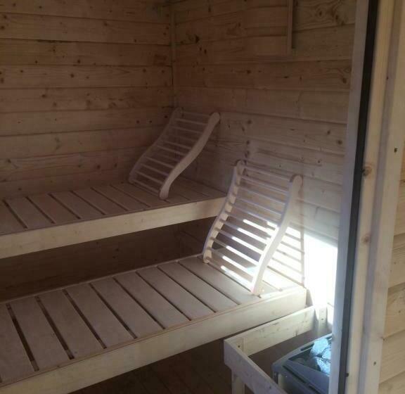 جناح مطلّ علي الجبل, Villa Charlene