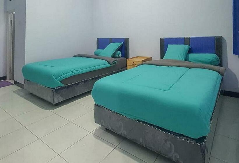 스탠다드 룸, Angrumba Family Homestay Near Rsud Caruban Mitra Reddoorz