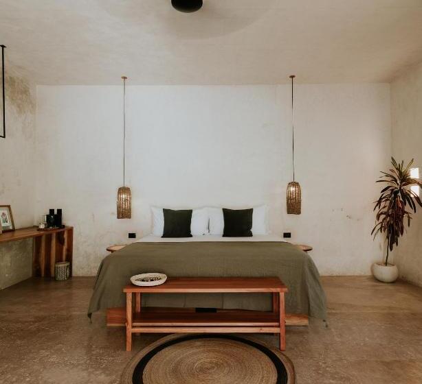 جناح مزود بحمام سباحة, Casona Los Cedros