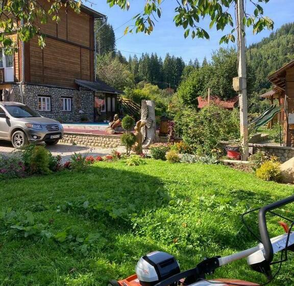 Шале 1 Спальня, хата різьбяра закуток