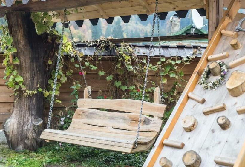 Шале 1 Спальня, хата різьбяра закуток