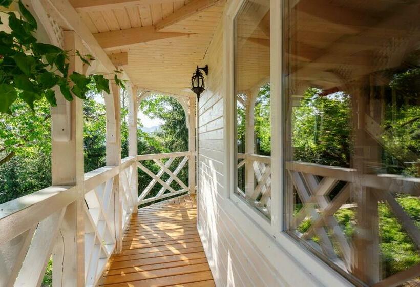 Шале 1 Спальня, хата різьбяра закуток