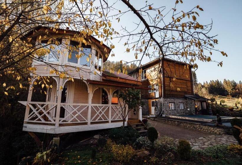 샬레, хата різьбяра   закуток