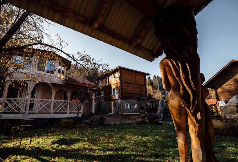 Шале 1 Спальня, хата різьбяра закуток