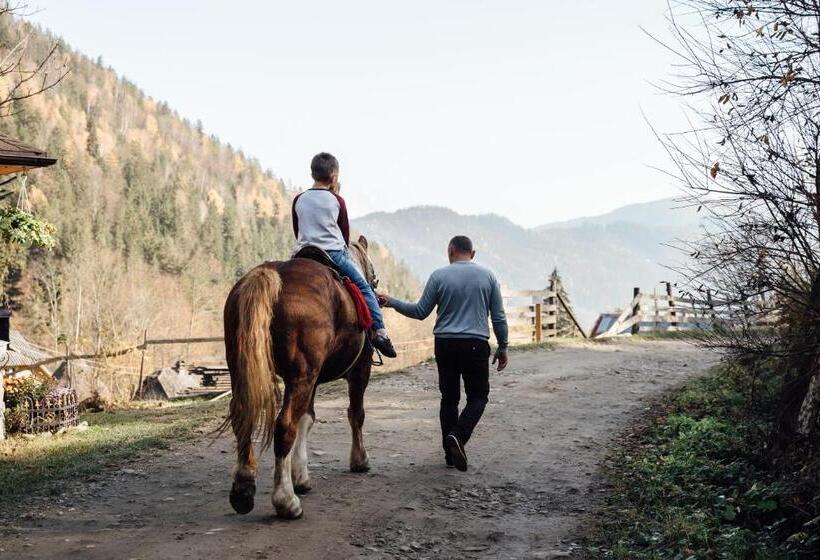 Шале 1 Спальня, хата різьбяра закуток