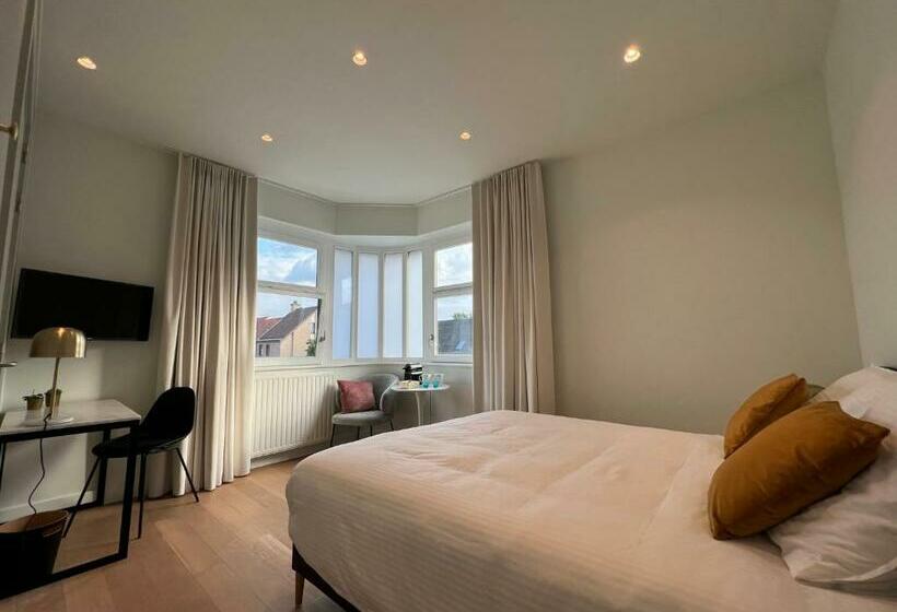 스탠다드 룸, Tuss