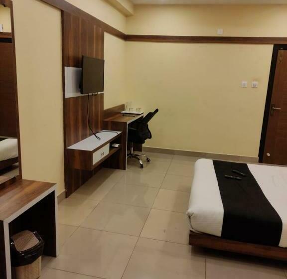 חדר סופריור, Keerthana Puttur