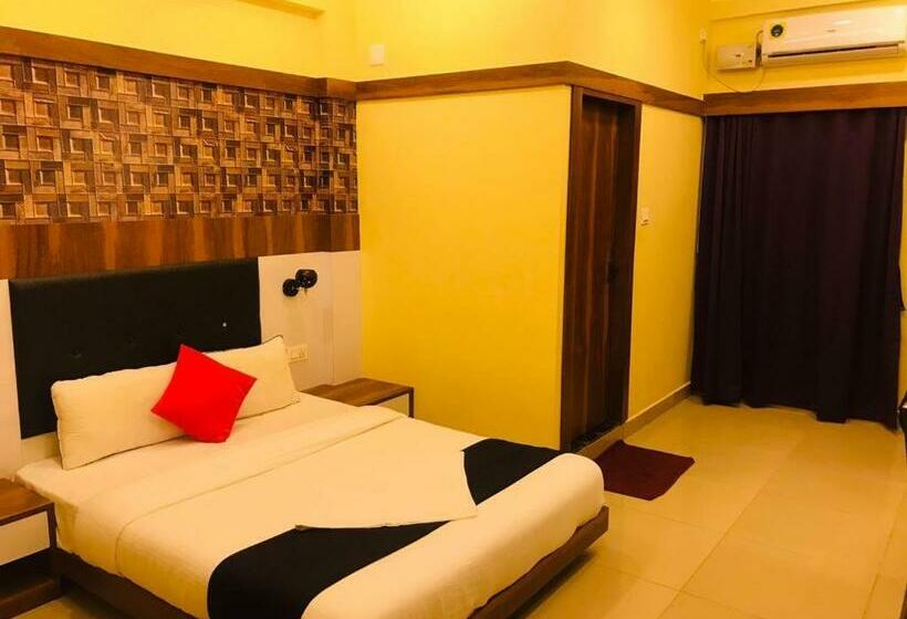 חדר סופריור, Keerthana Puttur