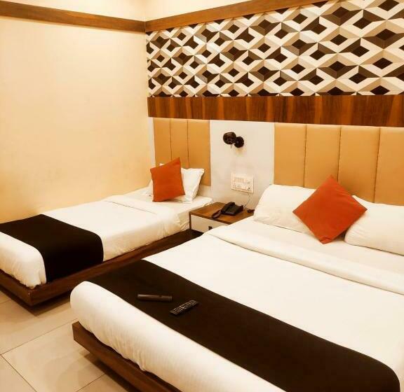 חדר סופריור לשלושה, Keerthana Puttur