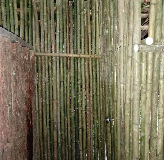 キャビン, Hostal Amaní