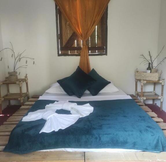 キャビン, Hostal Amaní