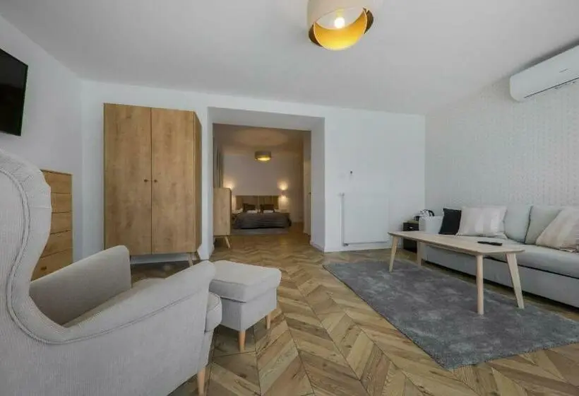 1 Bedroom Apartment Lake View, łaziska