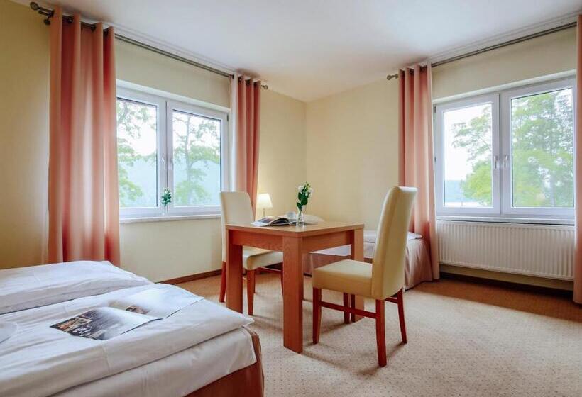 חדר סטנדרט לשלושה, łaziska