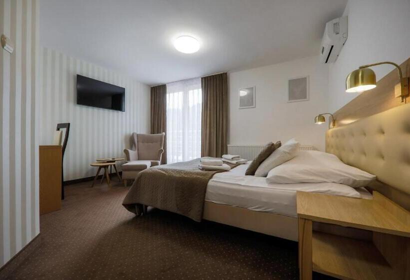 חדר סופריור, łaziska