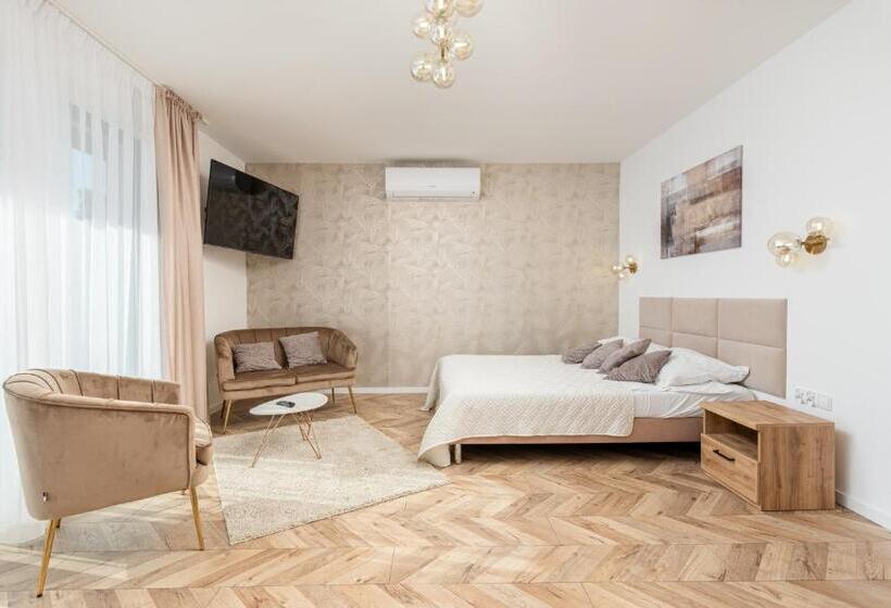 1 Bedroom Apartment Lake View, łaziska